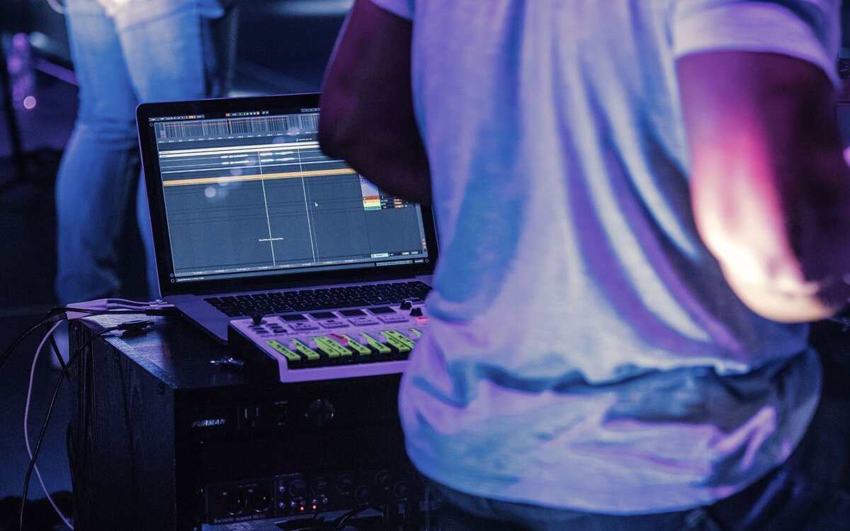 Using Backing Tracks in Worship The Pros and Cons